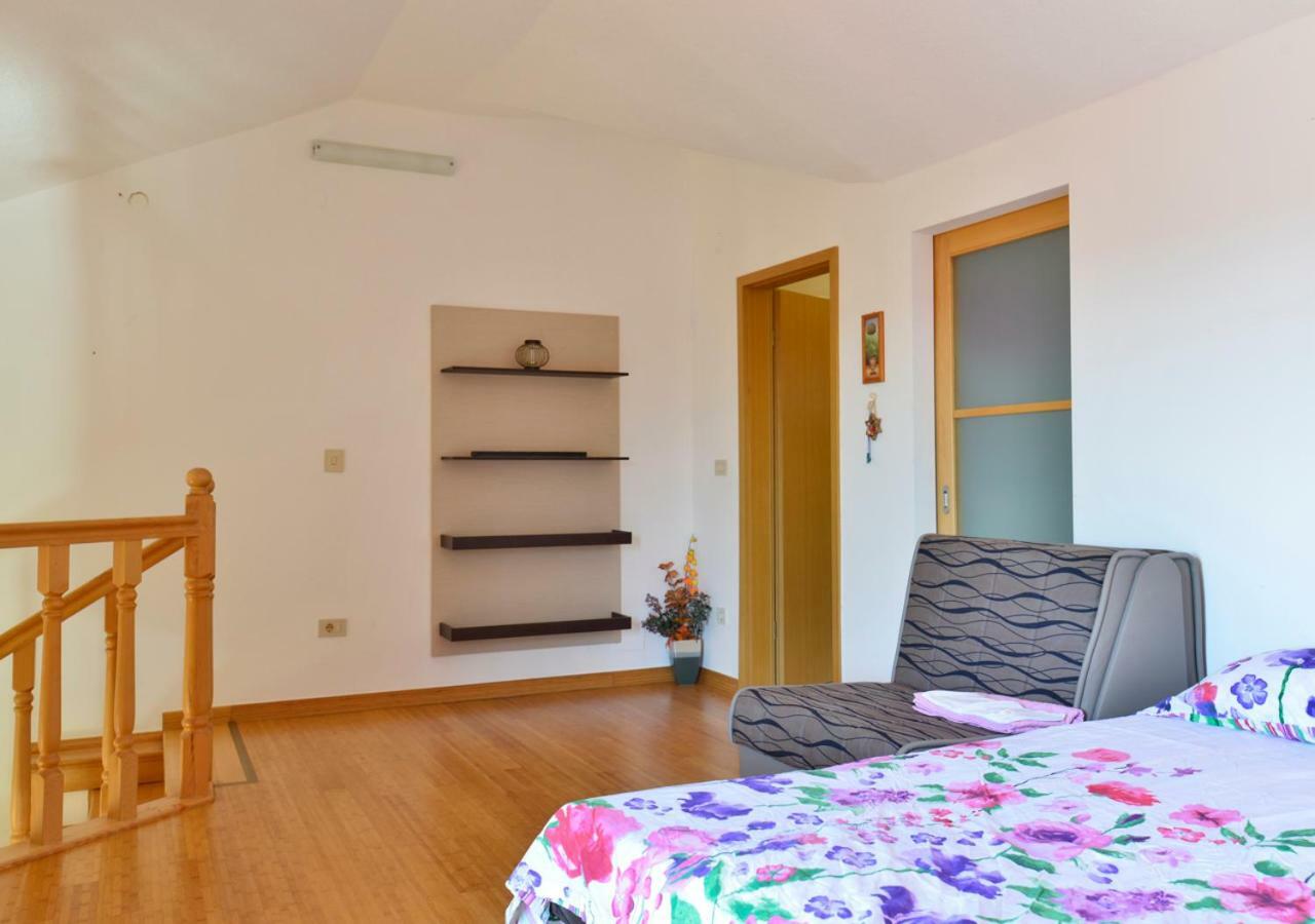 App Cerneka Apartment Umag Luaran gambar